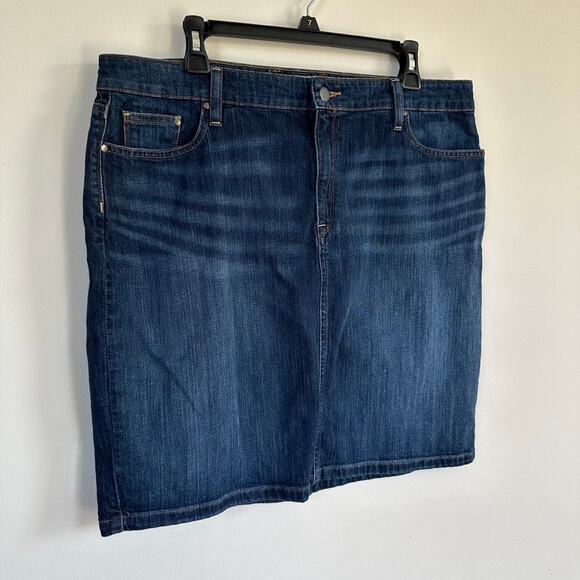 LL Bean Favorite Fit Denim Short Skirt Straight Cotton Blend Womens Sz 16 - Picture 3 of 11